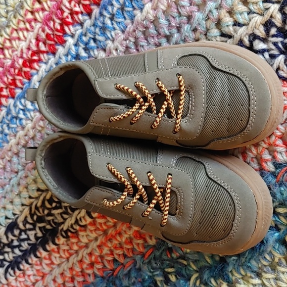 💚TODDLER OSHKOSH CASUAL SHOE - Picture 1 of 11